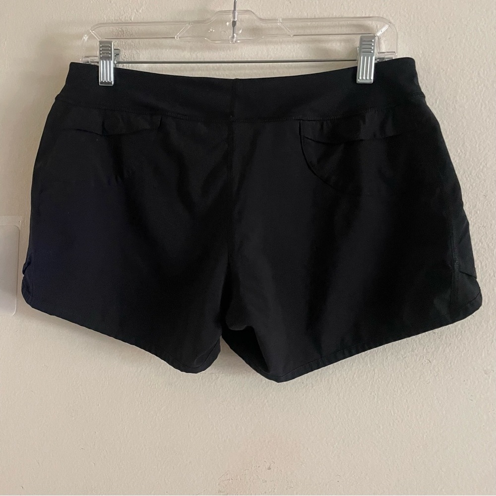 Patagonia women black shorts size medium